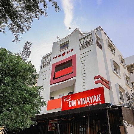 Capital O 3761 Hotel Shree Datta Indore Esterno foto