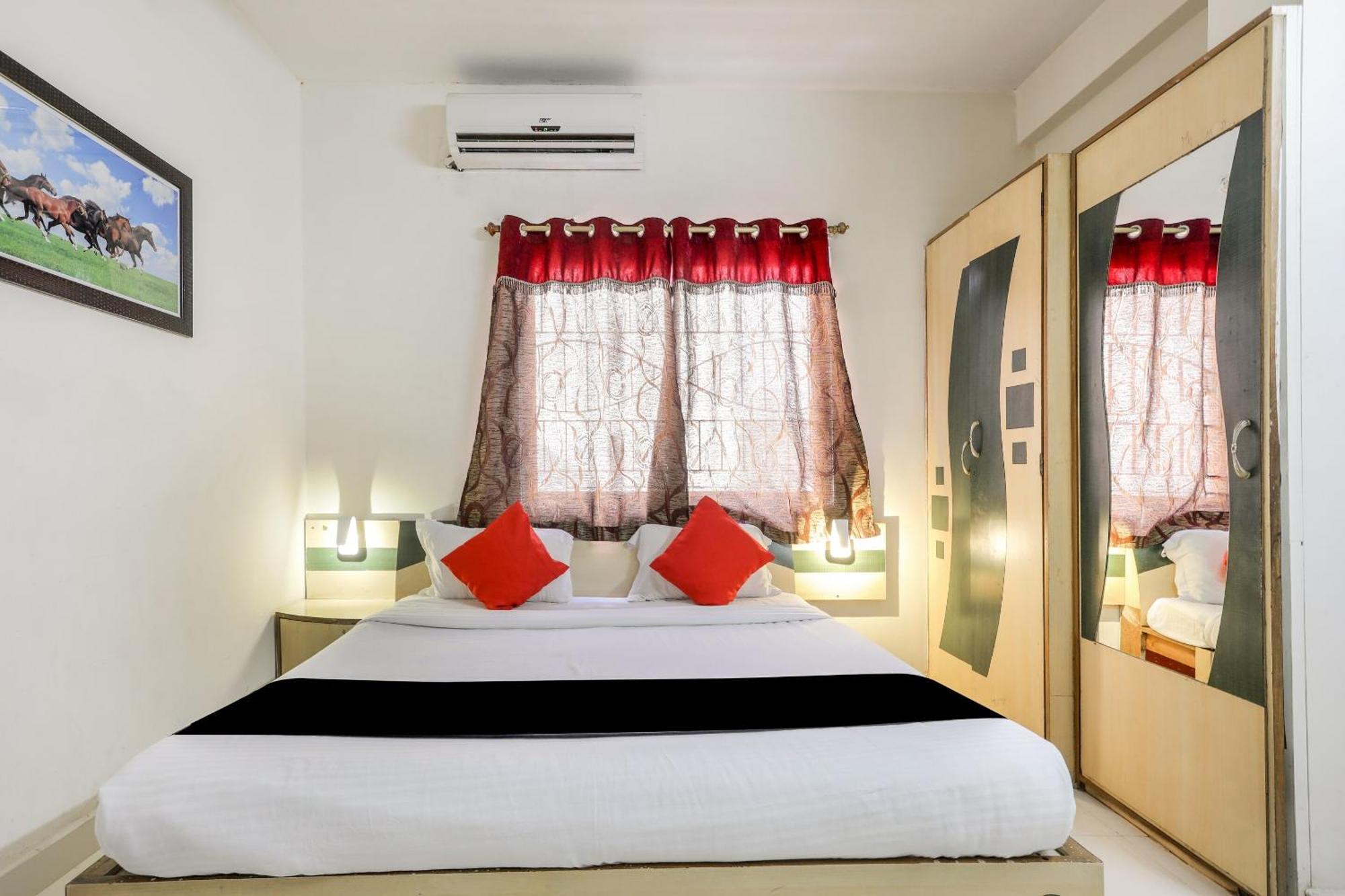 Capital O 3761 Hotel Shree Datta Indore Esterno foto