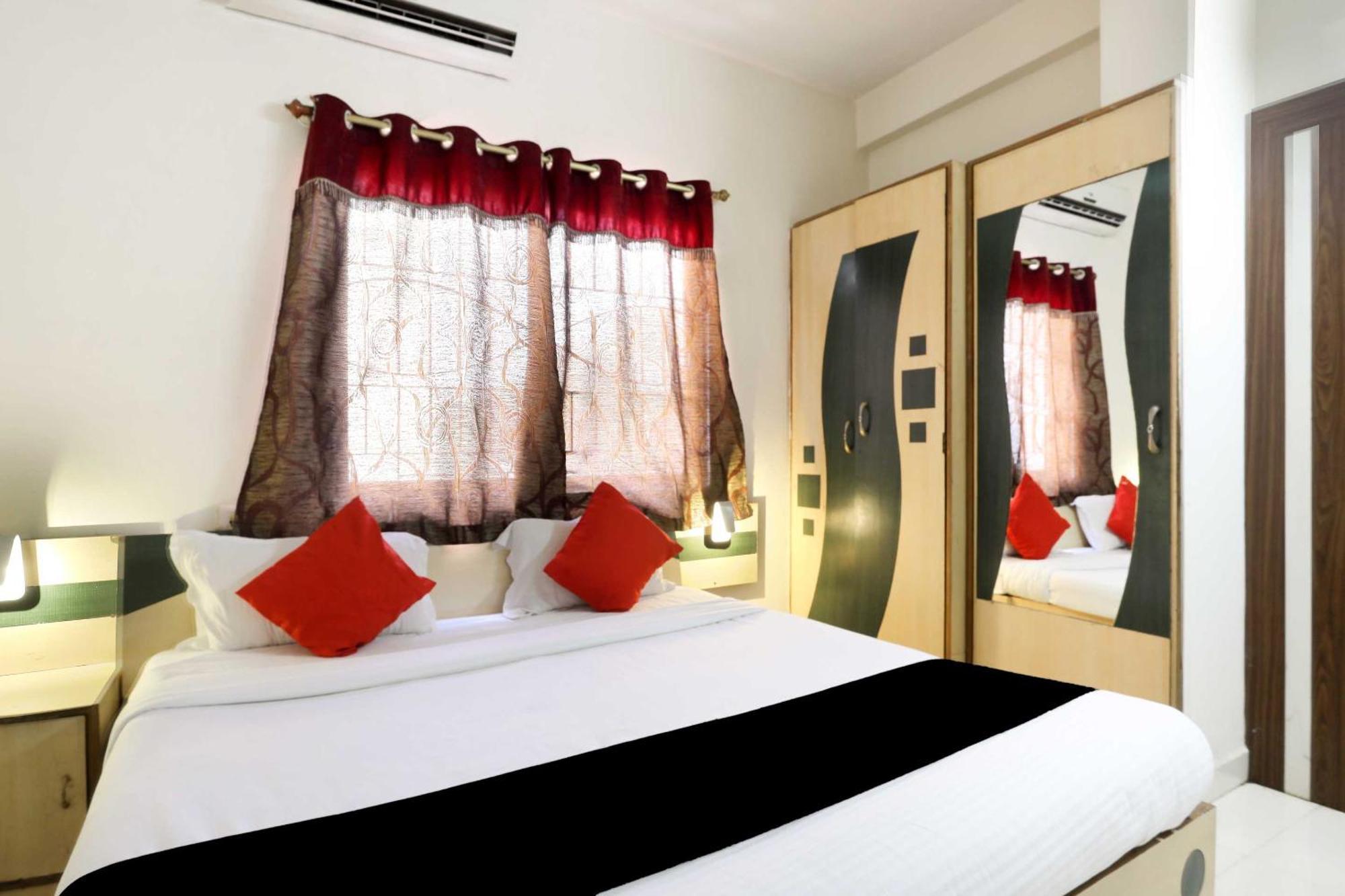 Capital O 3761 Hotel Shree Datta Indore Esterno foto