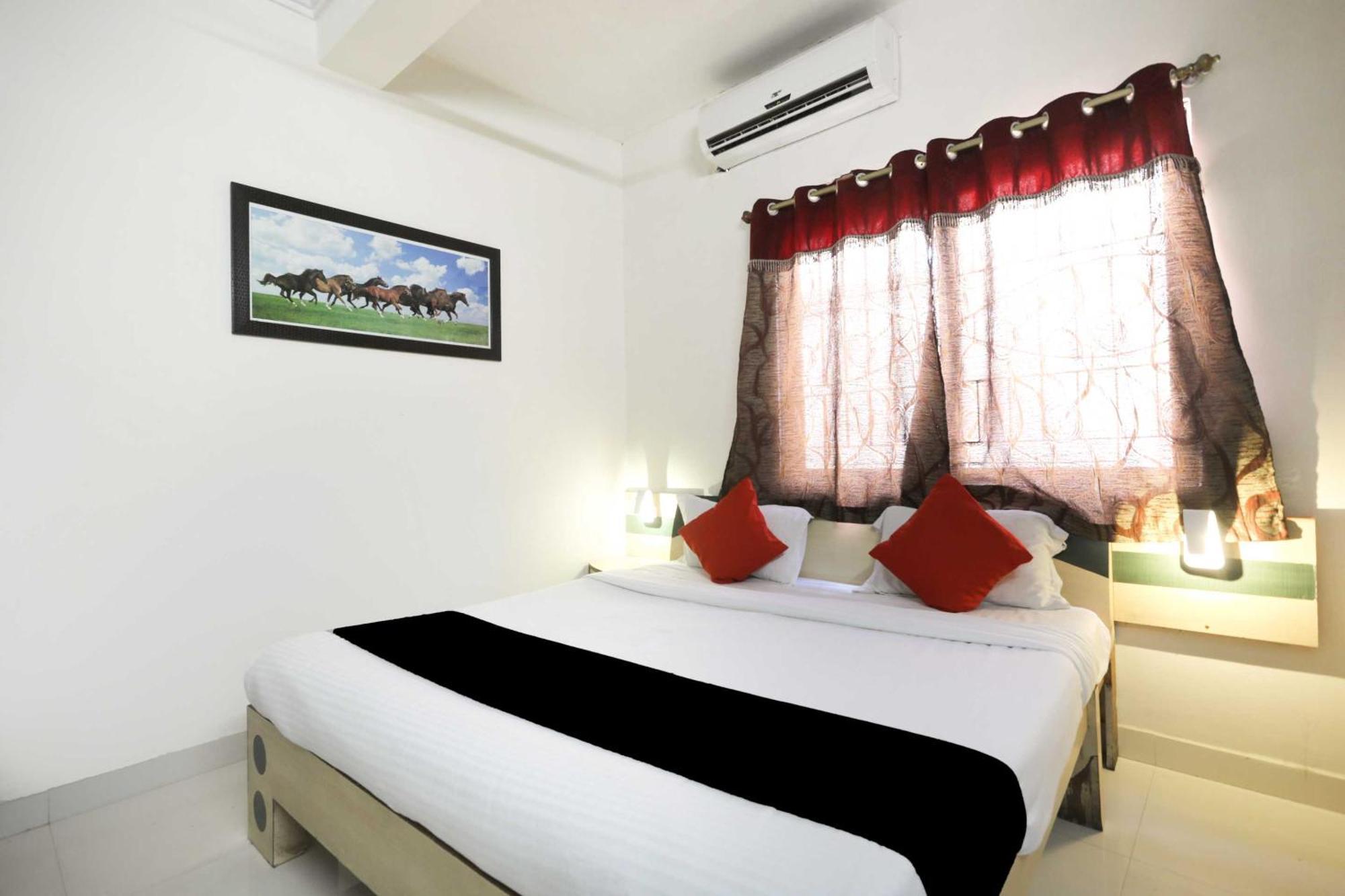 Capital O 3761 Hotel Shree Datta Indore Esterno foto