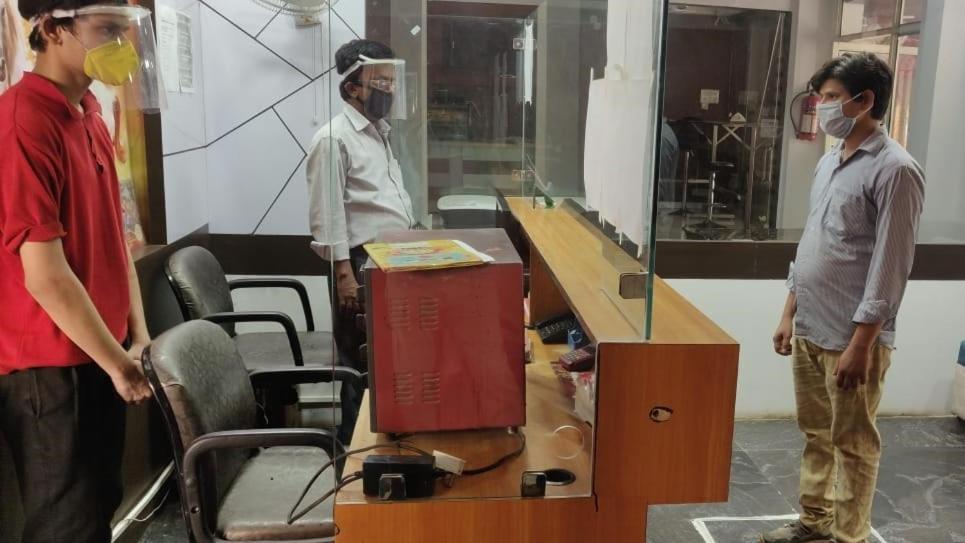 Capital O 3761 Hotel Shree Datta Indore Esterno foto