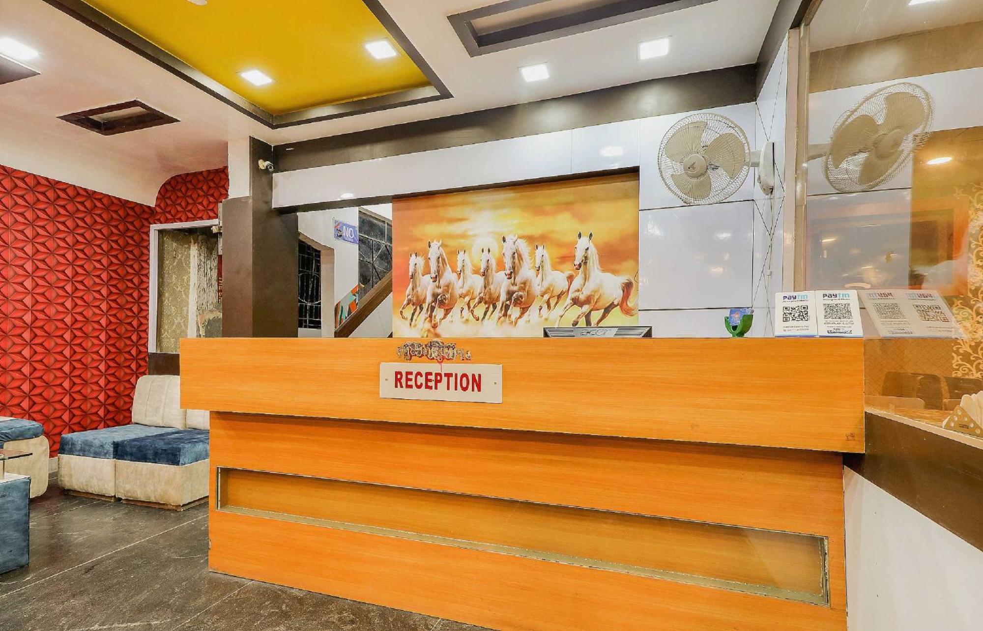 Capital O 3761 Hotel Shree Datta Indore Esterno foto