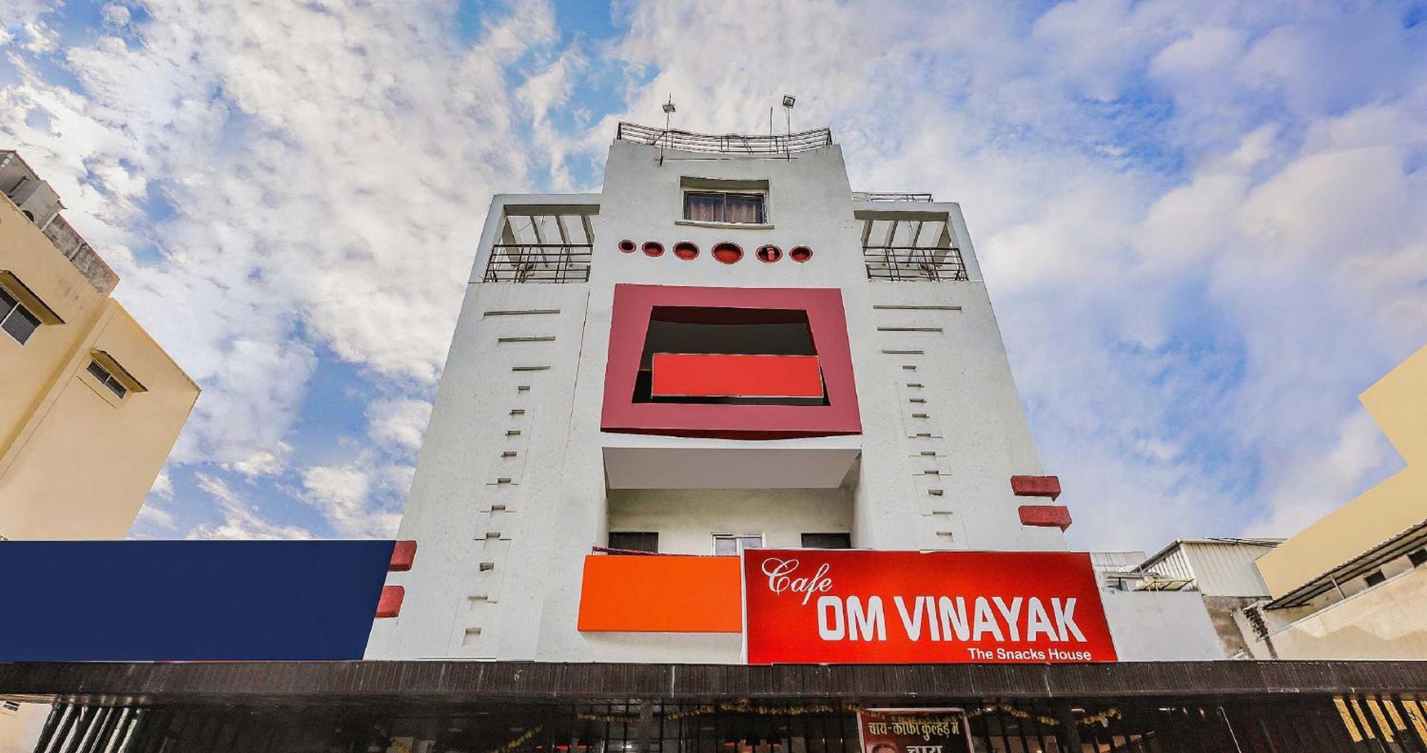 Capital O 3761 Hotel Shree Datta Indore Esterno foto
