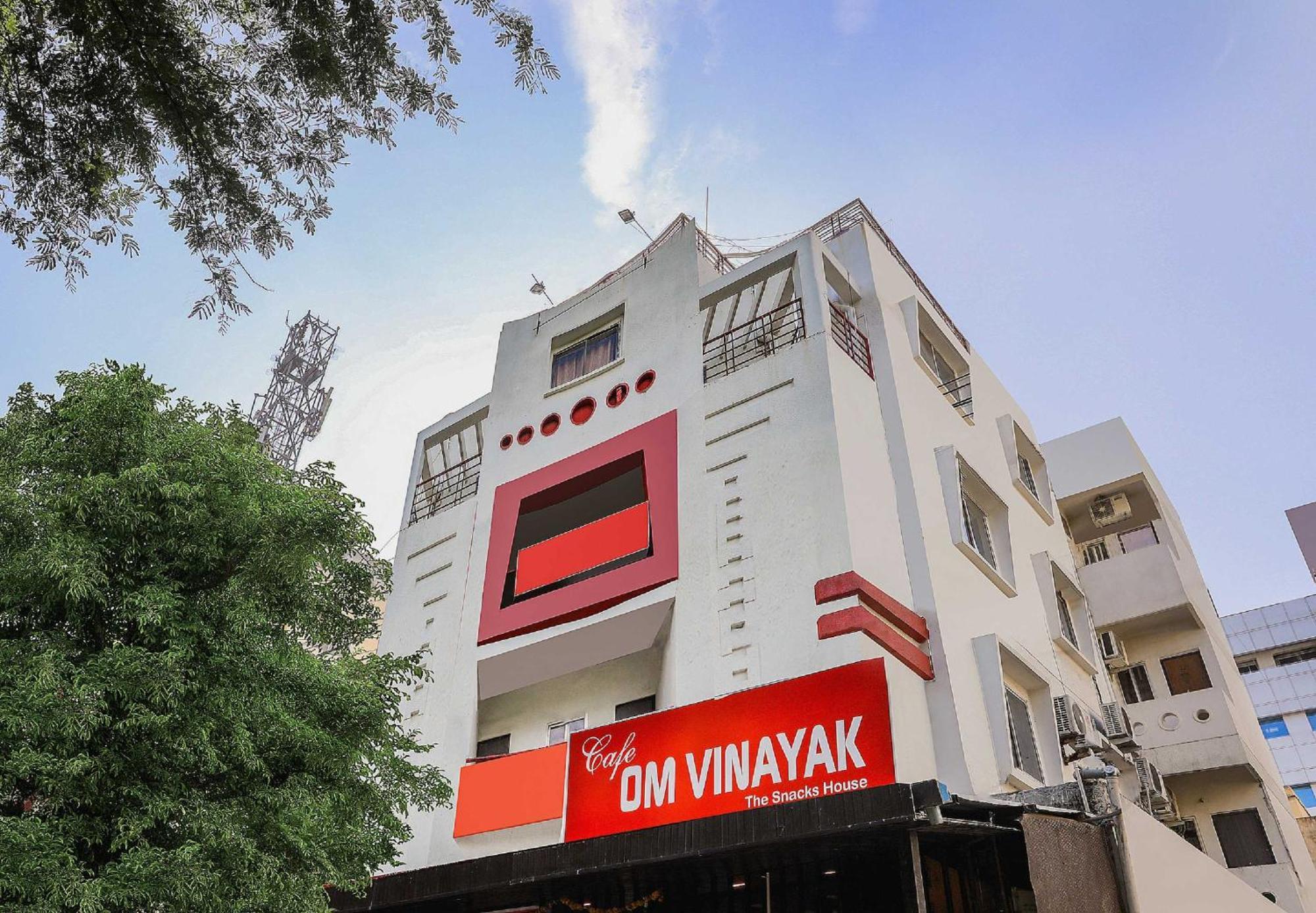 Capital O 3761 Hotel Shree Datta Indore Esterno foto