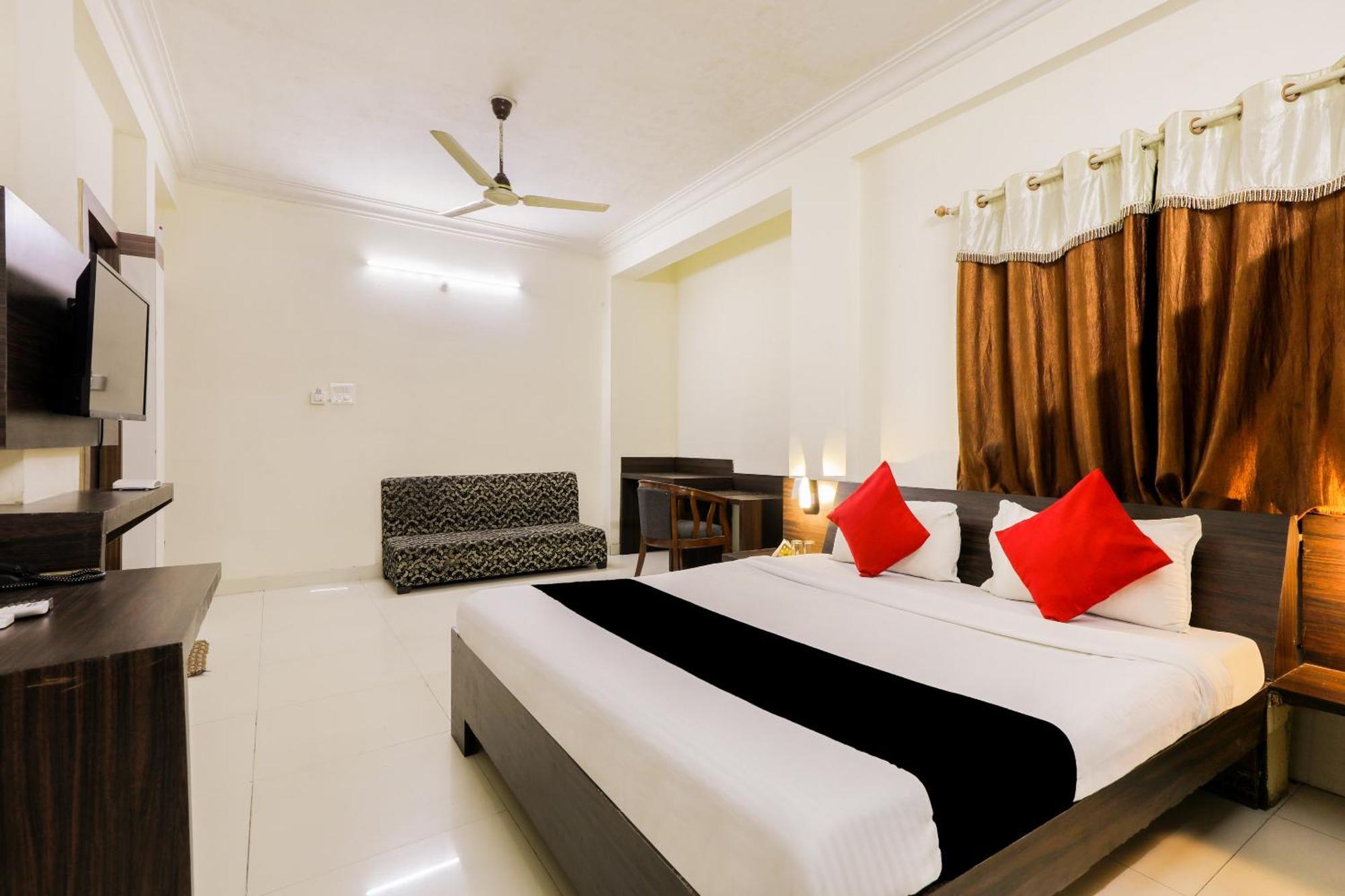 Capital O 3761 Hotel Shree Datta Indore Esterno foto