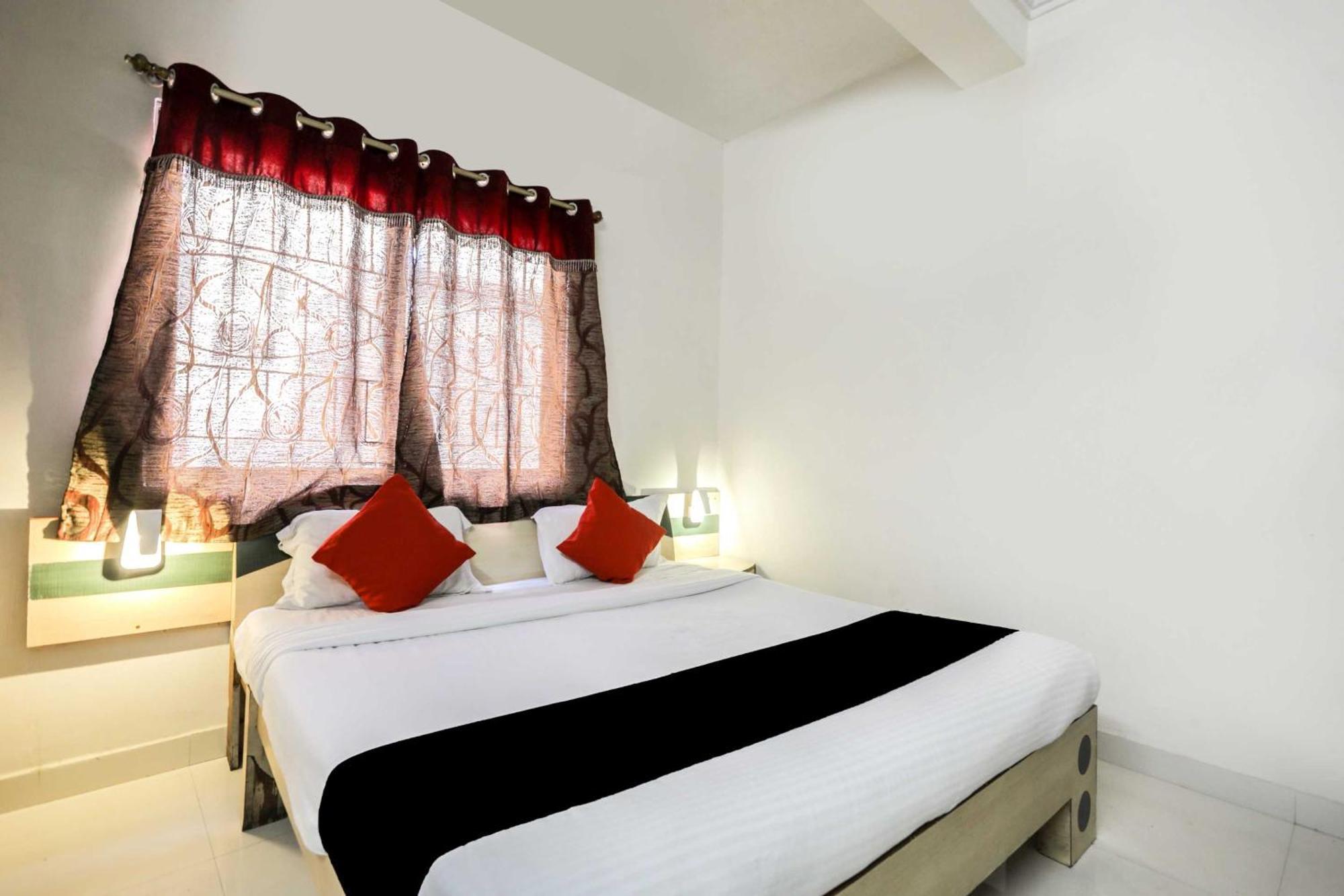 Capital O 3761 Hotel Shree Datta Indore Esterno foto