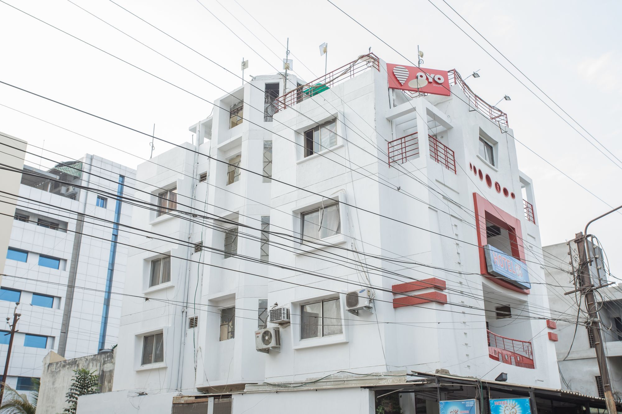 Capital O 3761 Hotel Shree Datta Indore Esterno foto